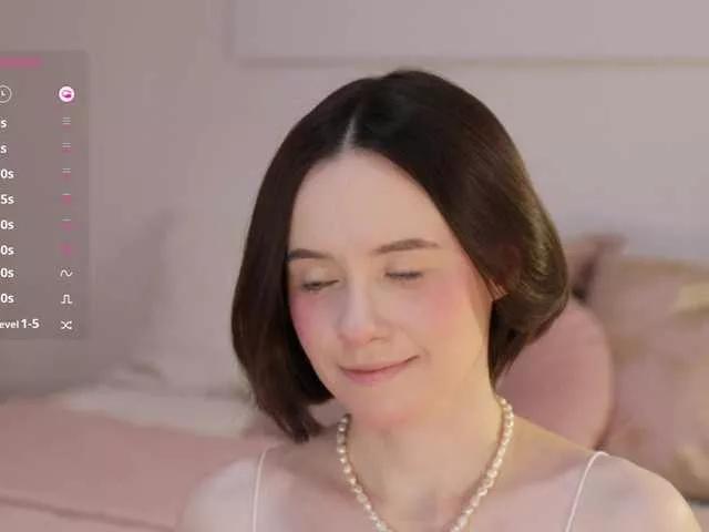 Offline -FemaleEssence- on BongaCams