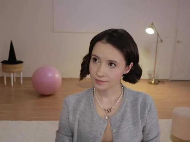 Offline -FemaleEssence- on BongaCams