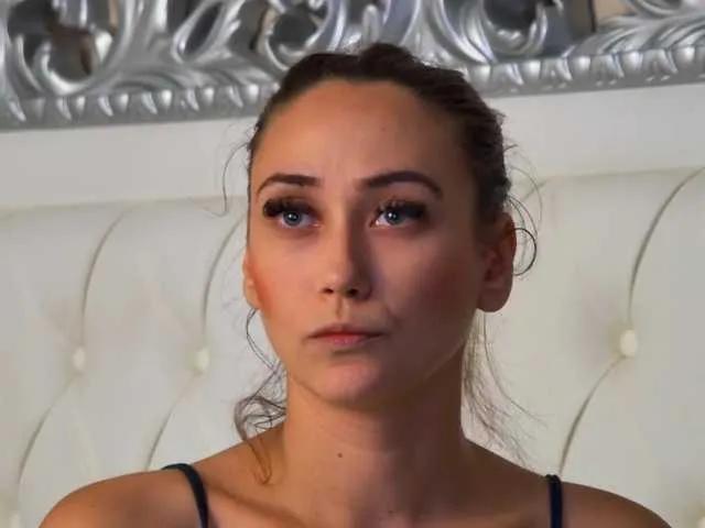 Offline AliceMunro on BongaCams