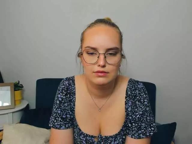 Offline AlicePretty69 on BongaCams