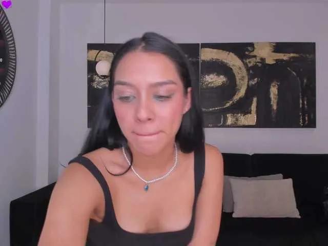 AmaliaCruss on BongaCams 