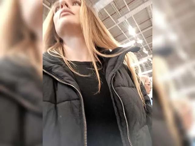 Offline AnyaSweet18 on BongaCams