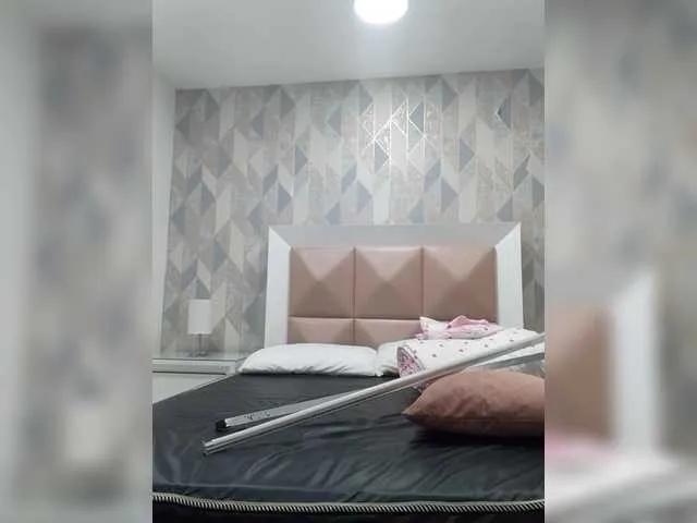 Freechat BellaSaint on BongaCams