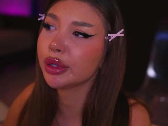 Freechat CassyeLips on BongaCams