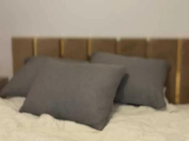 Offline claireheart on BongaCams