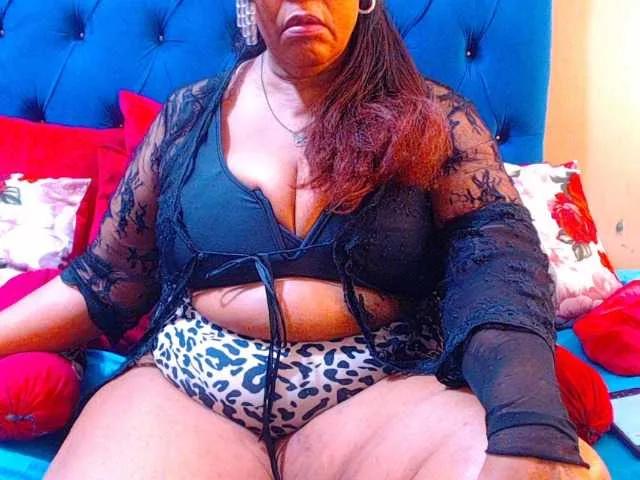 Ebonycandy10 on BongaCams