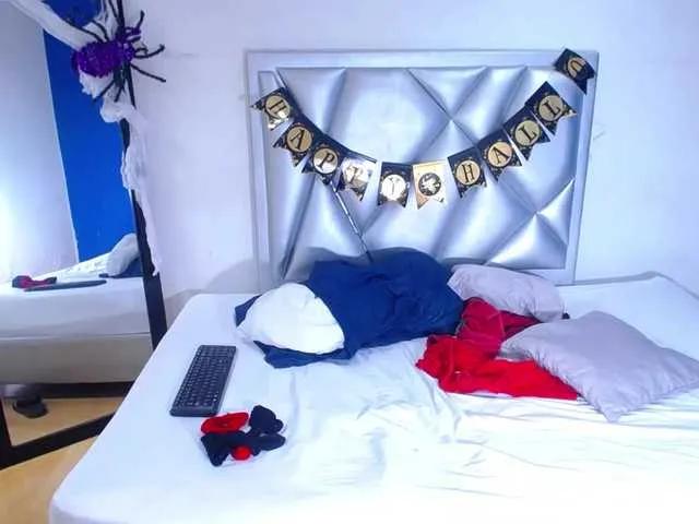 Offline goldenn-ass on BongaCams