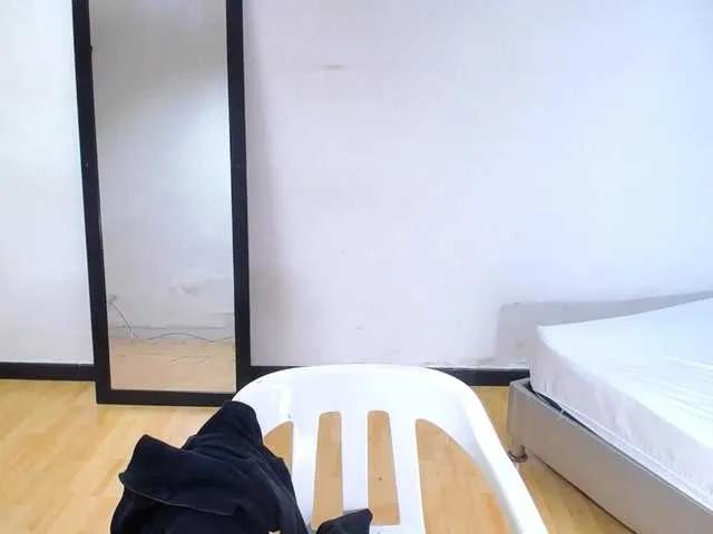 Offline goldenn-ass on BongaCams