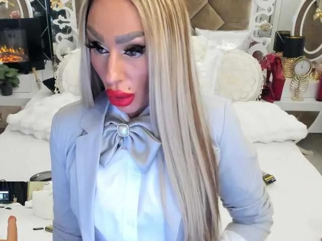 Freechat hotred69xxx on BongaCams