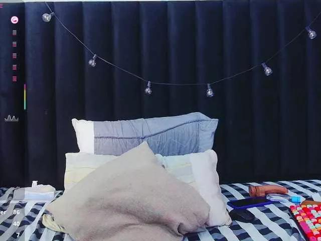 kinkyhousewifee on BongaCams 