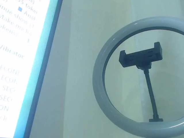 Offline KloeFernandez on BongaCams