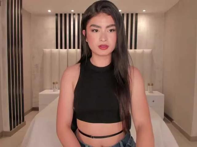 Offline LucyWeiss on BongaCams