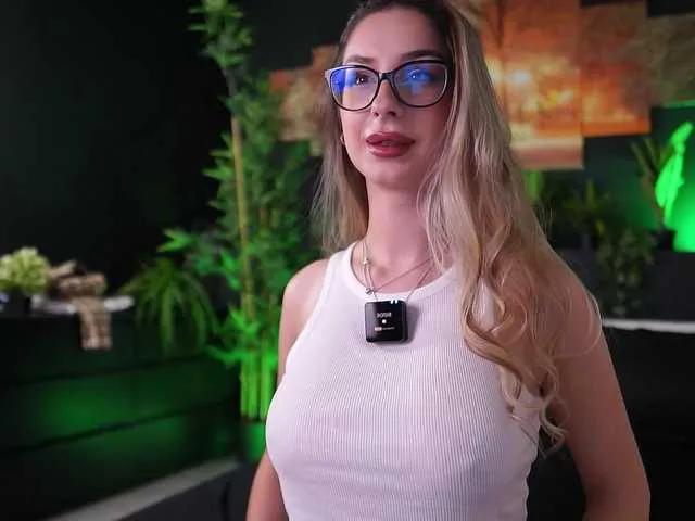 Freechat MaddieBryggs on BongaCams