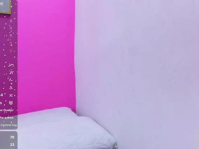 Offline slutlittlegir on BongaCams