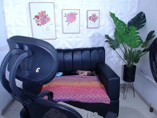 Offline Valentina-mature on BongaCams