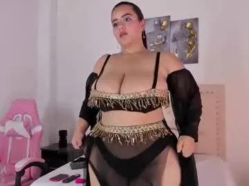 Freechat _bustylucianaa_ on Chaturbate