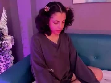 alessiia__ — Make my pretty face messy and sloppy // GOAL: Show boobs + oil [43 tokens left] #ebony #submissive #orgasm #milk #new