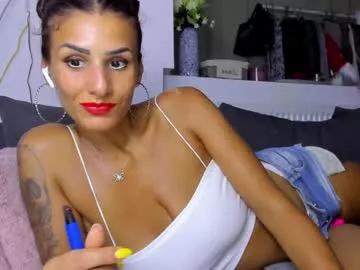 Freechat alphaqueenx on Chaturbate