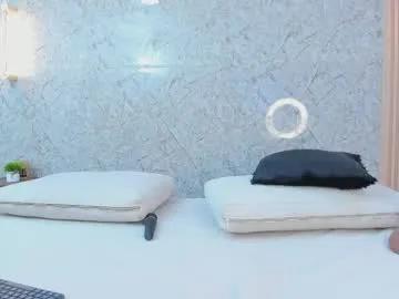 Freechat antonella_west on Chaturbate