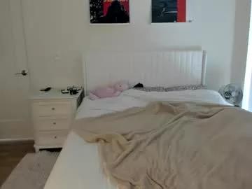 Freechat ariah_is_blonde on Chaturbate