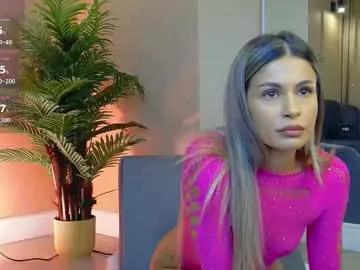 avrillcyrux on Chaturbate