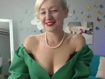 Freechat blondy_mom on Chaturbate