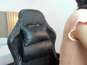 carlina_15 — GOAL: Two wet fingers deep into my tight pussy [180 tokens remaining] Welcome to my room! #latina  #bigass #longhair #18 #daddysgirl