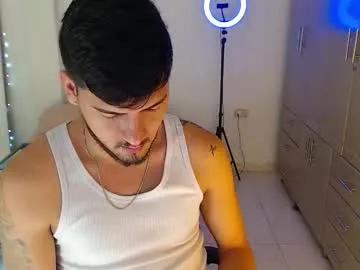 Freechat crazyybull on Chaturbate