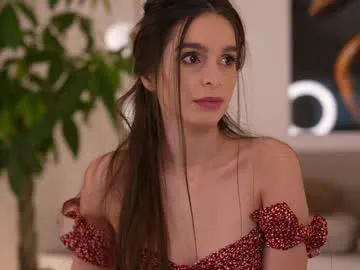 Freechat dovia on Chaturbate