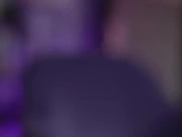 Freechat ellieredd on Chaturbate