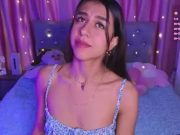Private emiiscoot_1 on Chaturbate
