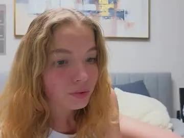 Freechat emilyluvo on Chaturbate