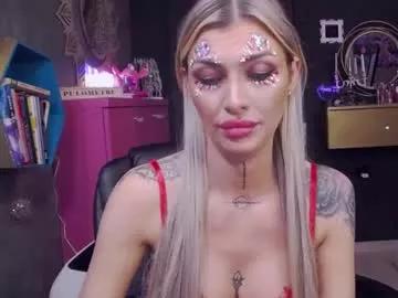 Freechat fetishsarah on Chaturbate