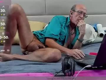 greyishere on Chaturbate