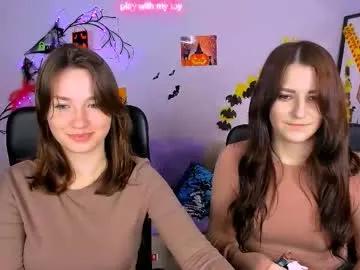 helli_belli — CrazyTicket: Show in progress. lesbian show. Tip 250 tokens to see the show