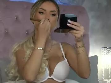 Away ivyrubens on Chaturbate