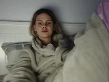 Chaturbate jessiexryan is Freechat jessiexryan — Hello guyssss, try make it rain: 111,222,333 to make me squirt! #squirt #asian #aussie #new #anal