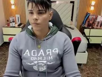 Freechat karolandluna on Chaturbate