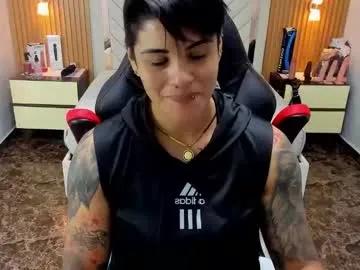 Freechat karolandluna on Chaturbate