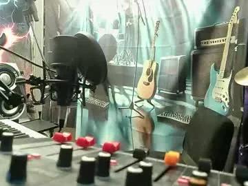 Freechat kiveuxmakeu on Chaturbate