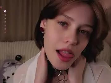 Freechat krissyhei on Chaturbate