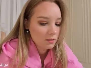 l1n4luv — Hiii, my name Lina !!!! Goal: lick my lips close to the camera #shy #18 #blonde  #bigboobs [15 tokens remaining]