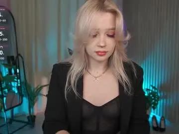Freechat laurawifeness on Chaturbate