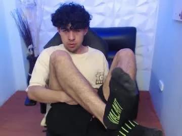 Freechat liil_boy on Chaturbate