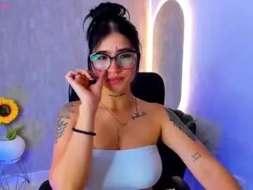 luanabonasx — GOAL: play pussy [329 tokens remaining] Today I want to explode jets Triki Triki Halloween #squirt #gemini #lovense #naturalbigboobs #latina