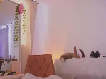 Freechat lucymagical on Chaturbate