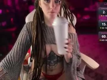 Freechat maevee on Chaturbate