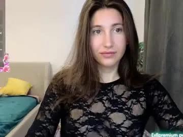 Freechat marrycolins on Chaturbate