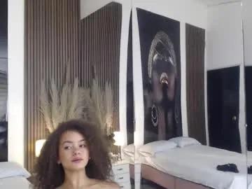 Freechat miticabrennet on Chaturbate