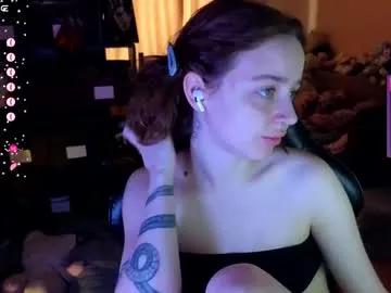 Freechat queen_kitty1818 on Chaturbate